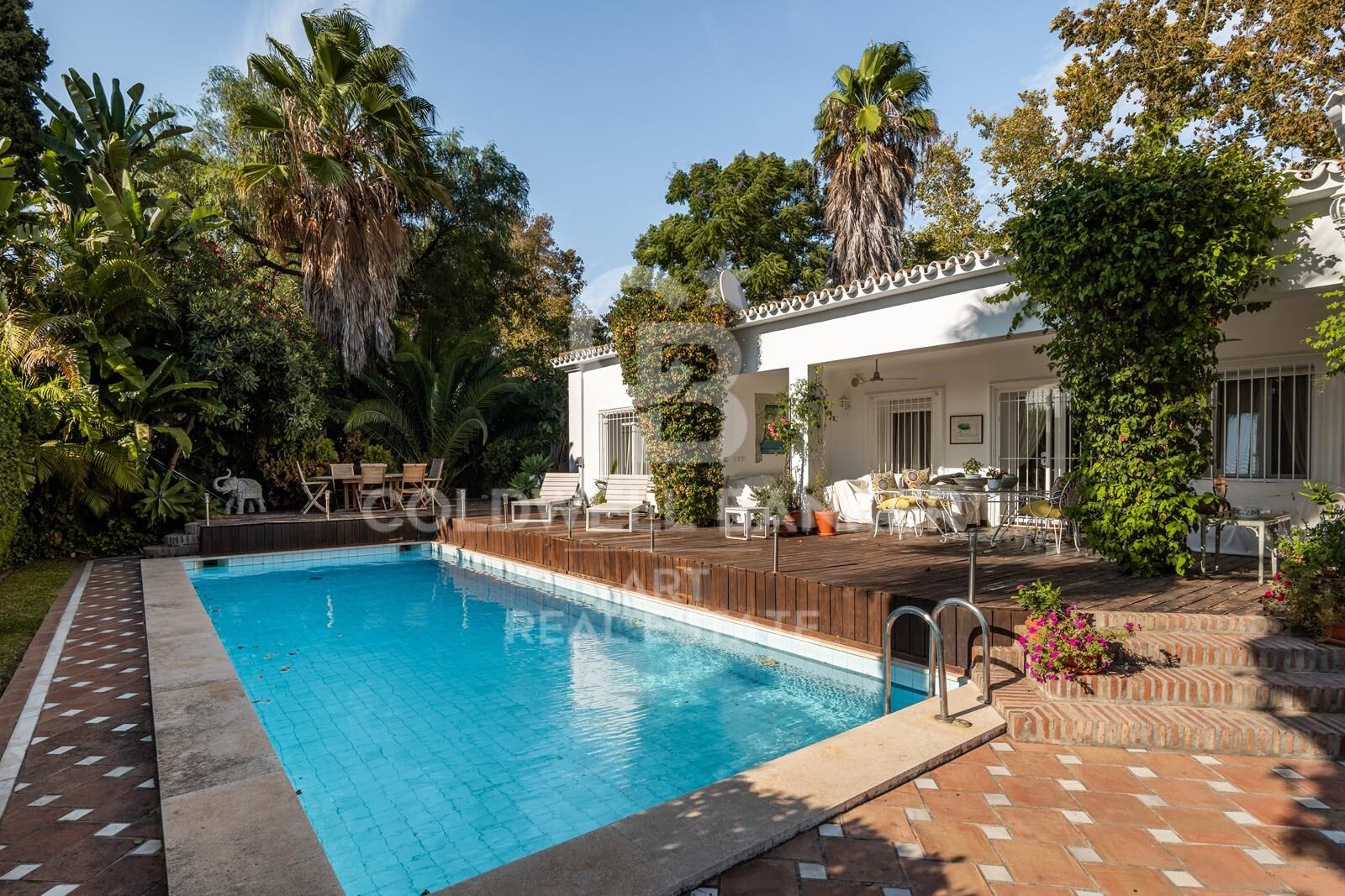 Frontline golf villa with privacy in Guadalmina Sur, Marbella
