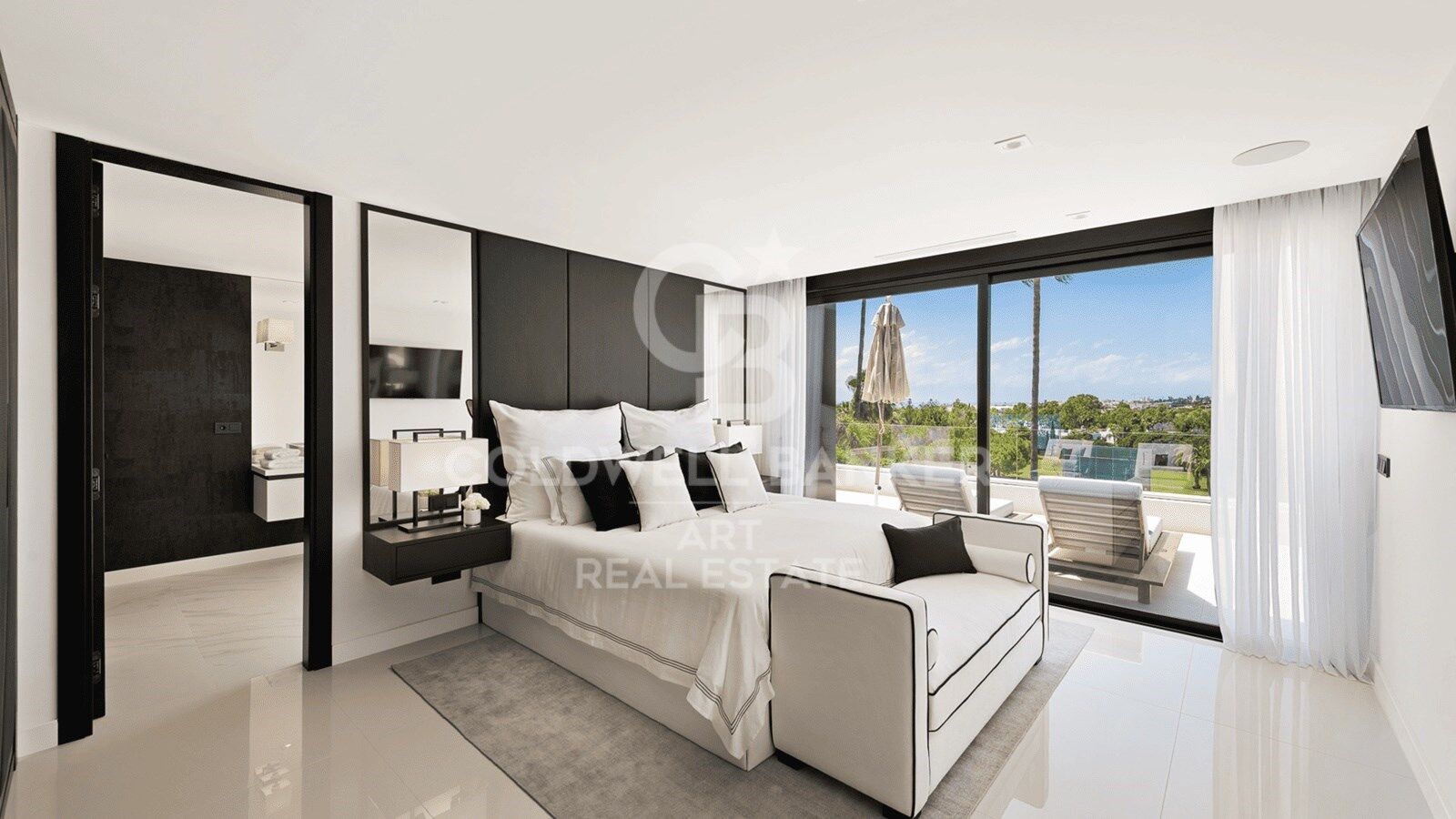 Architect-designed luxury villa in the heart of Nueva Andalucía Golf Valley