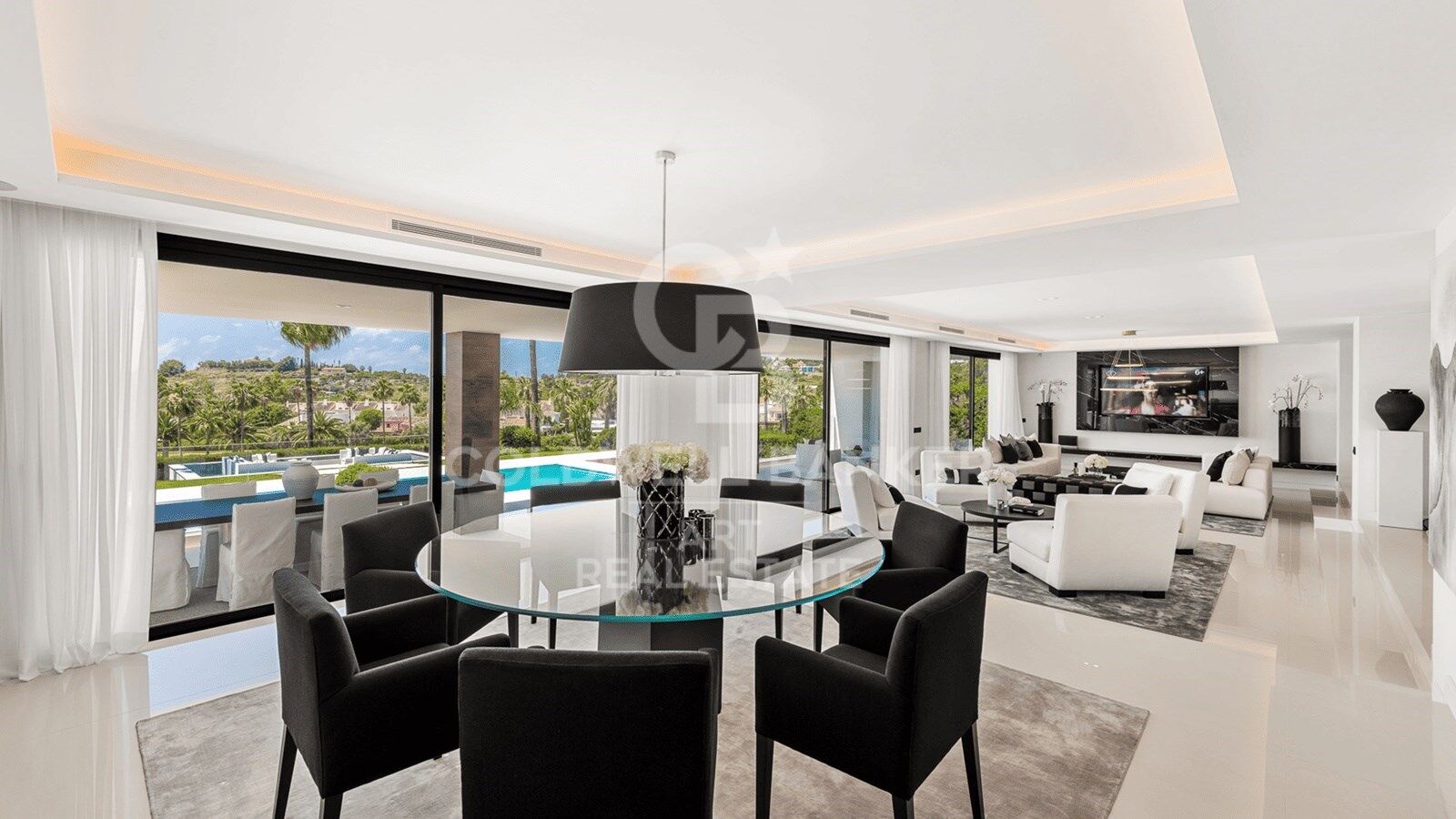 Architect-designed luxury villa in the heart of Nueva Andalucía Golf Valley