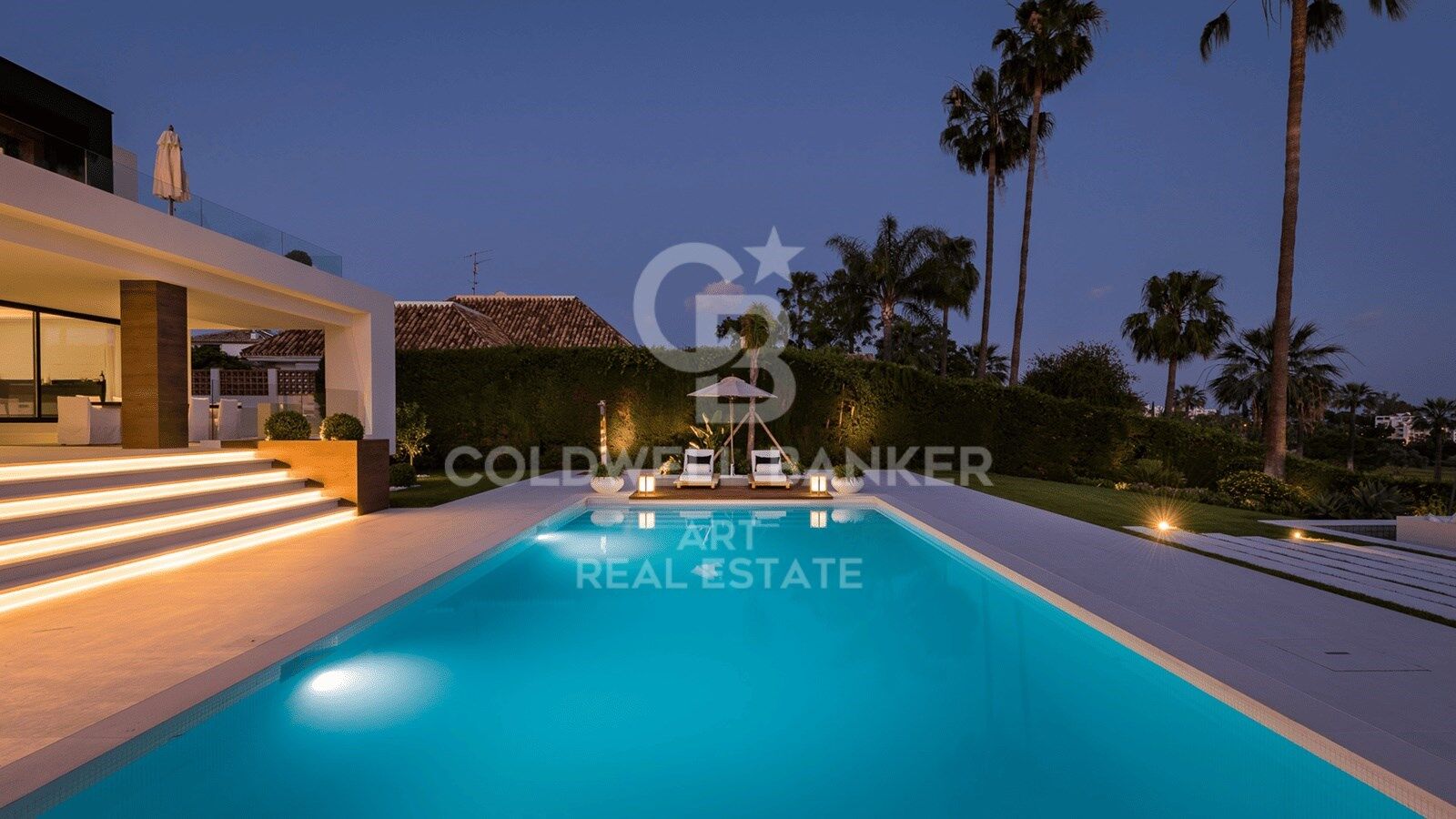 Architect-designed luxury villa in the heart of Nueva Andalucía Golf Valley