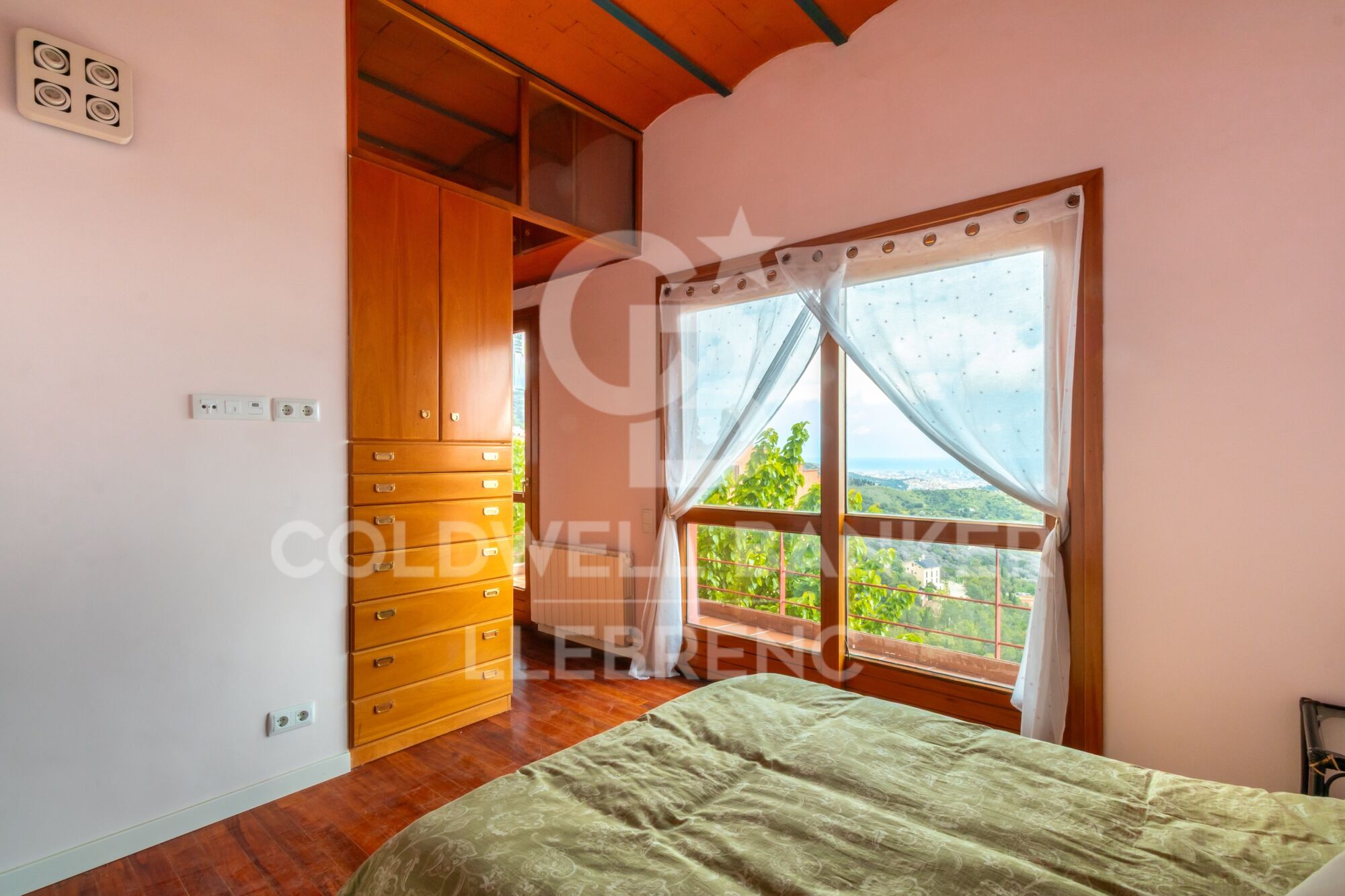 Maison exclusive avec vue panoramique à vendre à Vallvidrera