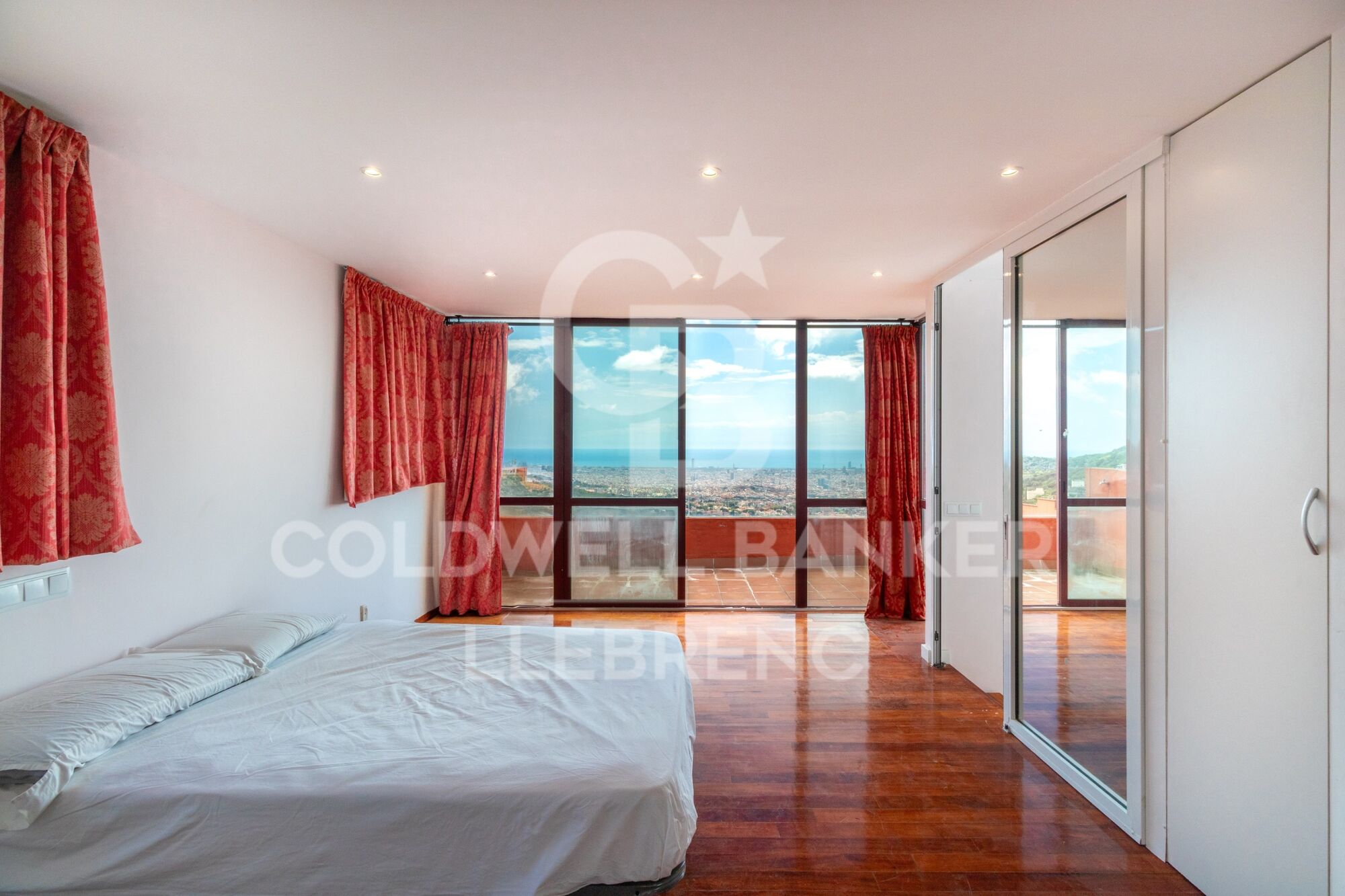 Maison exclusive avec vue panoramique à vendre à Vallvidrera