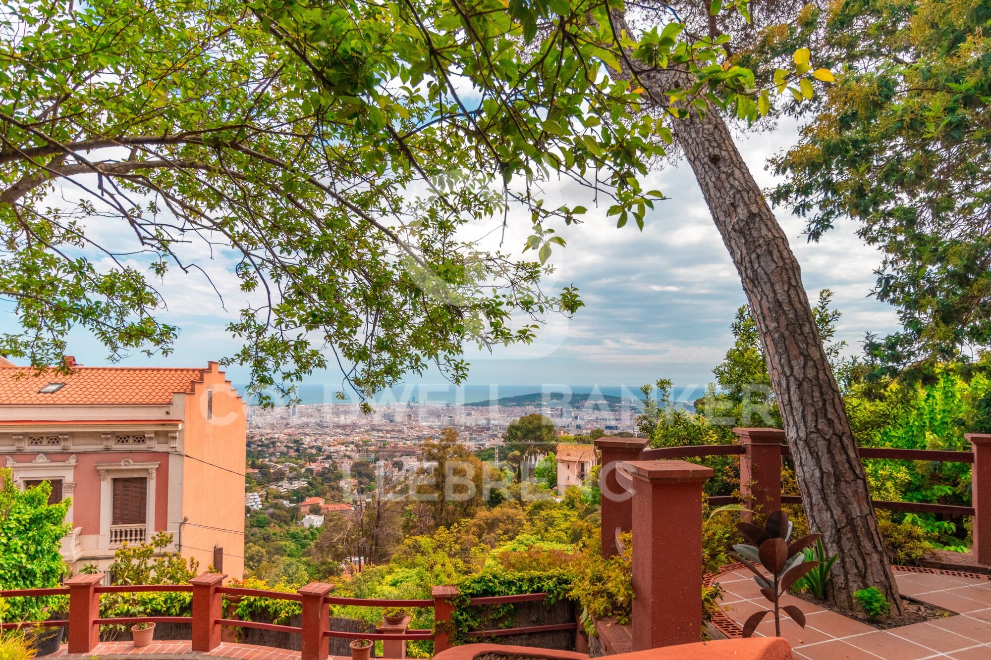 Exclusiva Casa con Vistas Panorámicas en venta en Vallvidrera