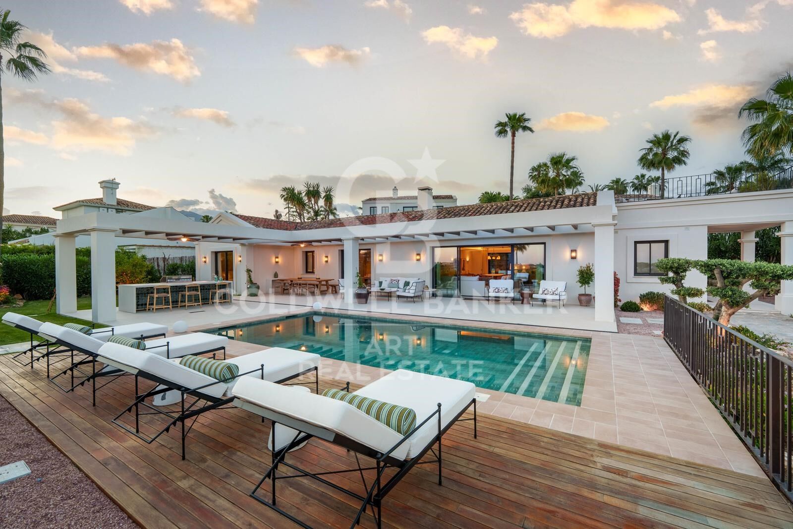 Elegant Mediterranean villa with modern luxury in Nueva Andalucía