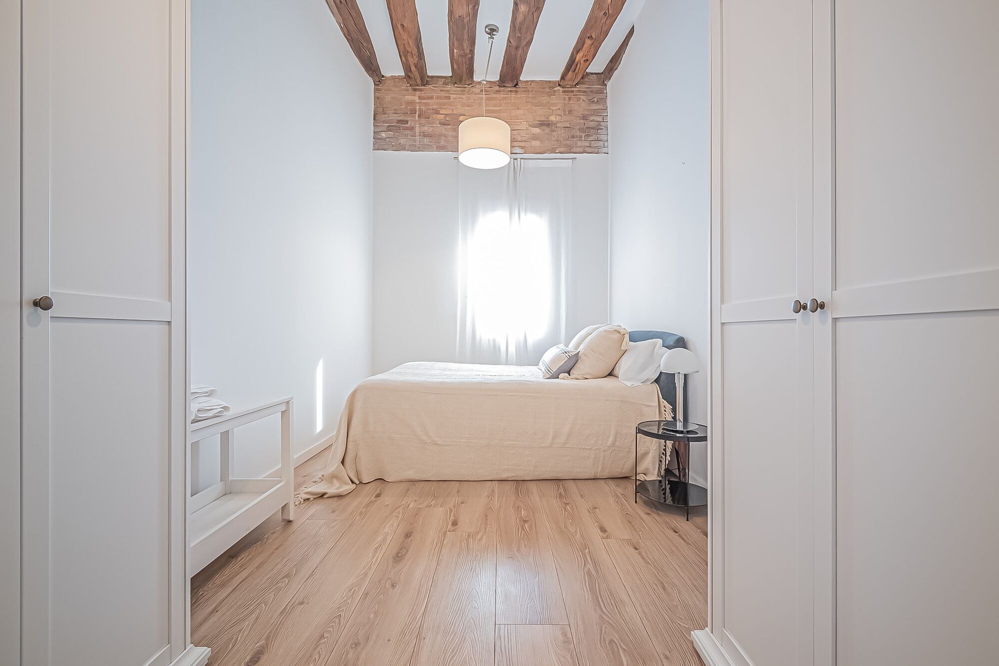 Spacious and bright apartment in a classical building