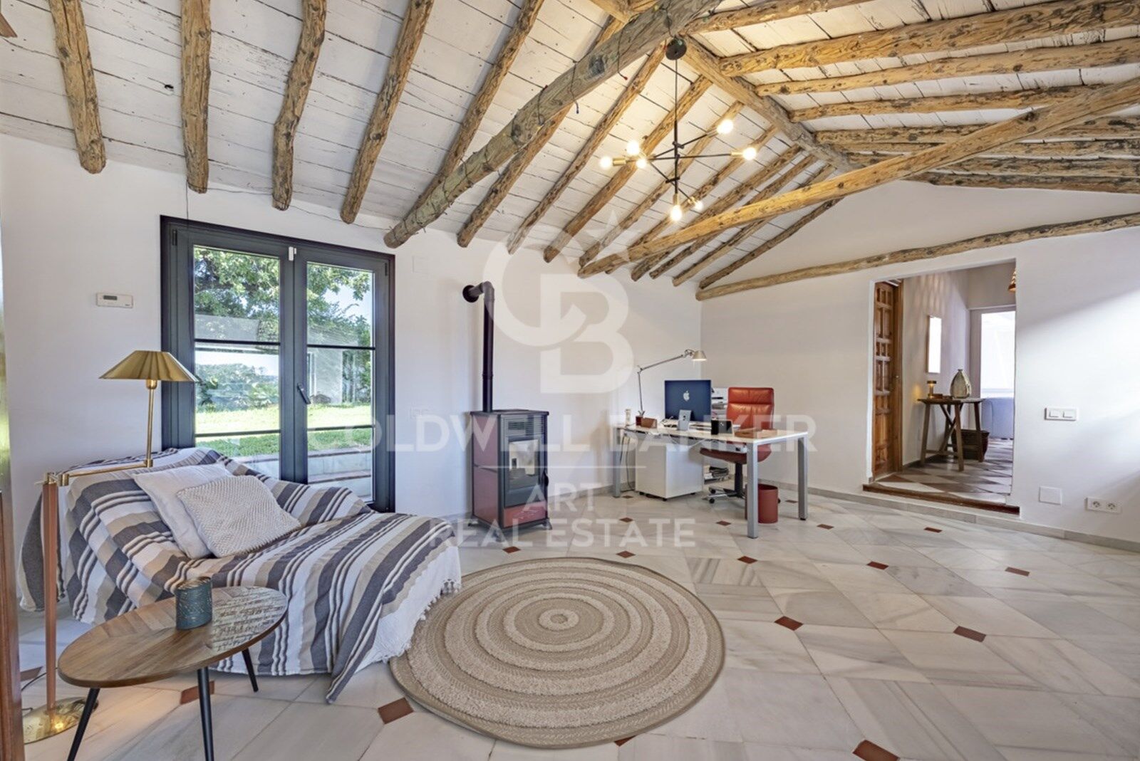 Charmante renovierte Villa mit Berg- und Meerblick in Guadalmina Alta