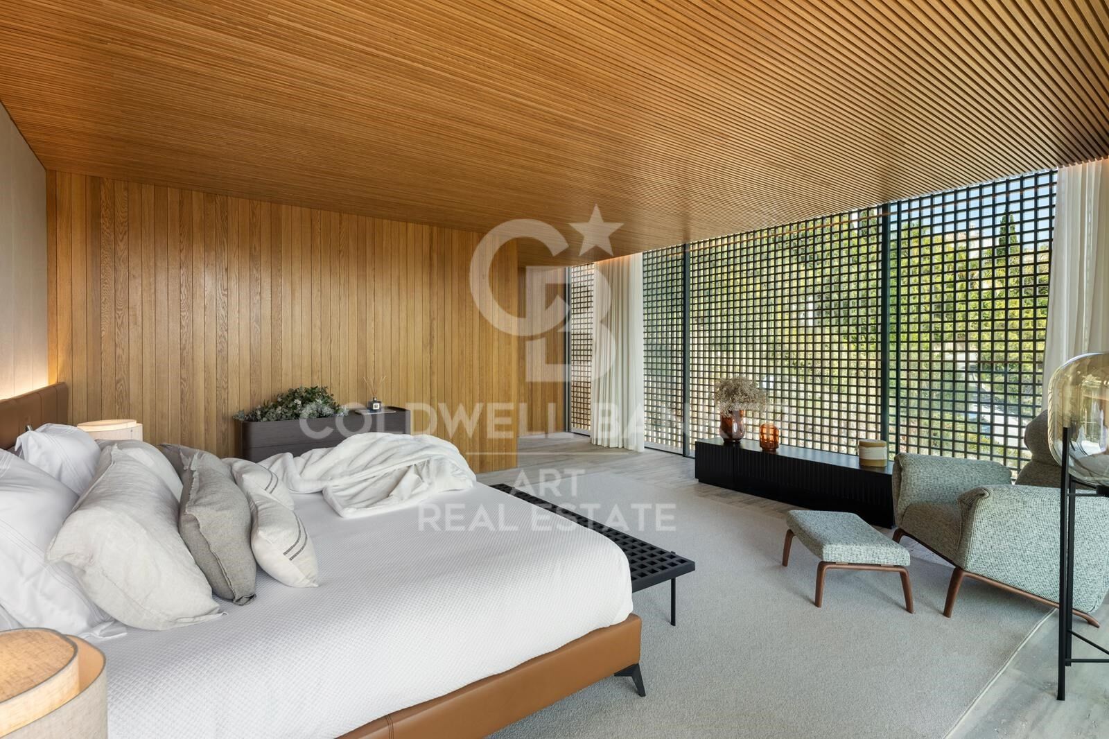 Architectural masterpiece with panoramic sea views in El Madroñal