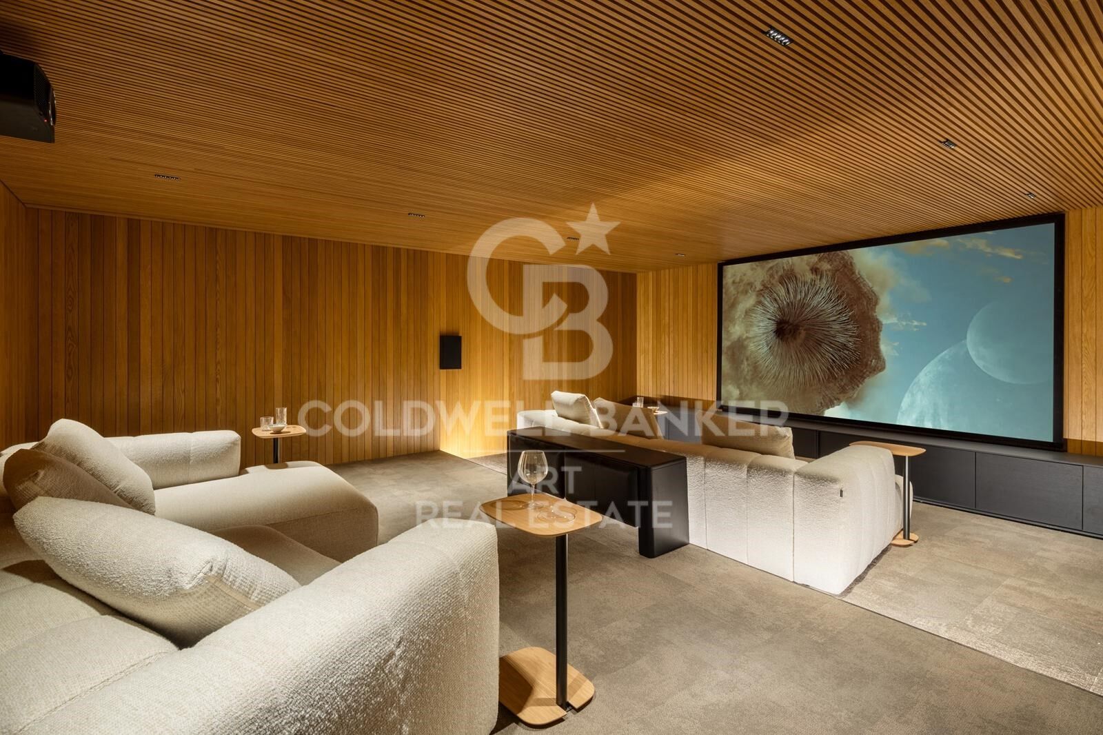 Architectural masterpiece with panoramic sea views in El Madroñal