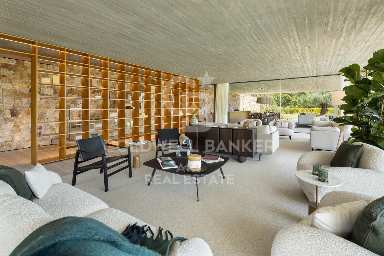 Architectural masterpiece with panoramic sea views in El Madroñal