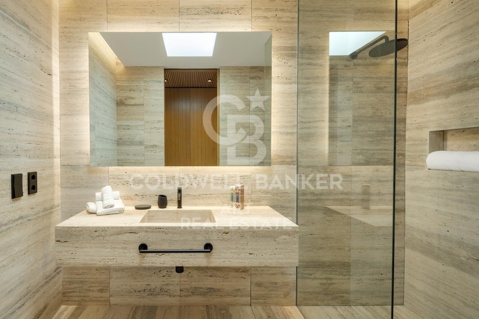 Architectural masterpiece with panoramic sea views in El Madroñal