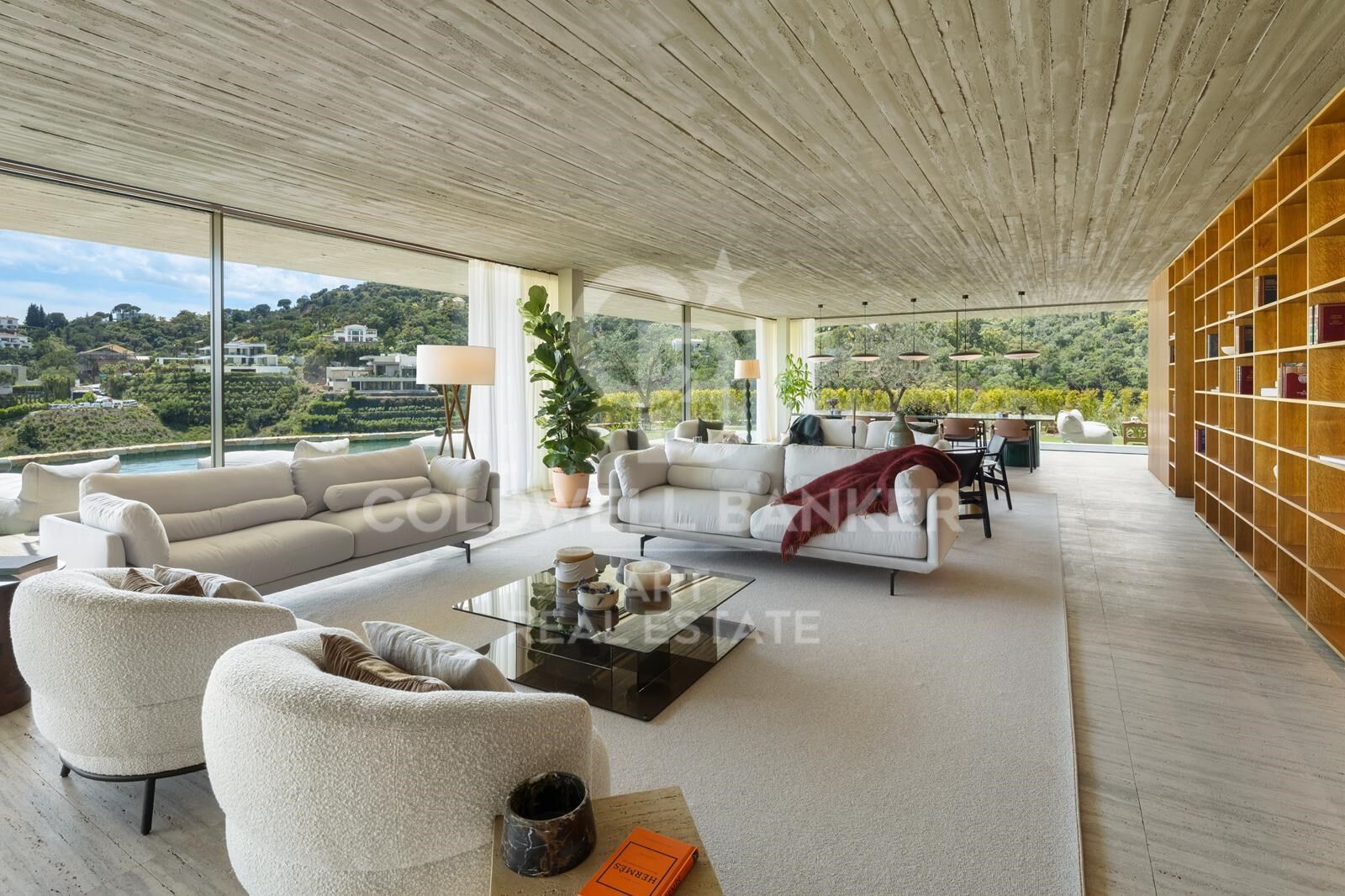 Architectural masterpiece with panoramic sea views in El Madroñal