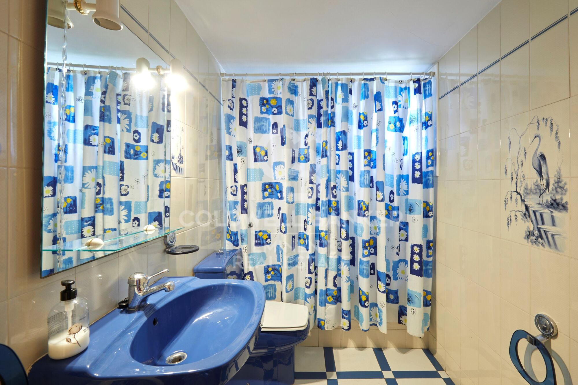 Luminoso piso a reformar en planta alta en Av. Madrid junto a Carles III