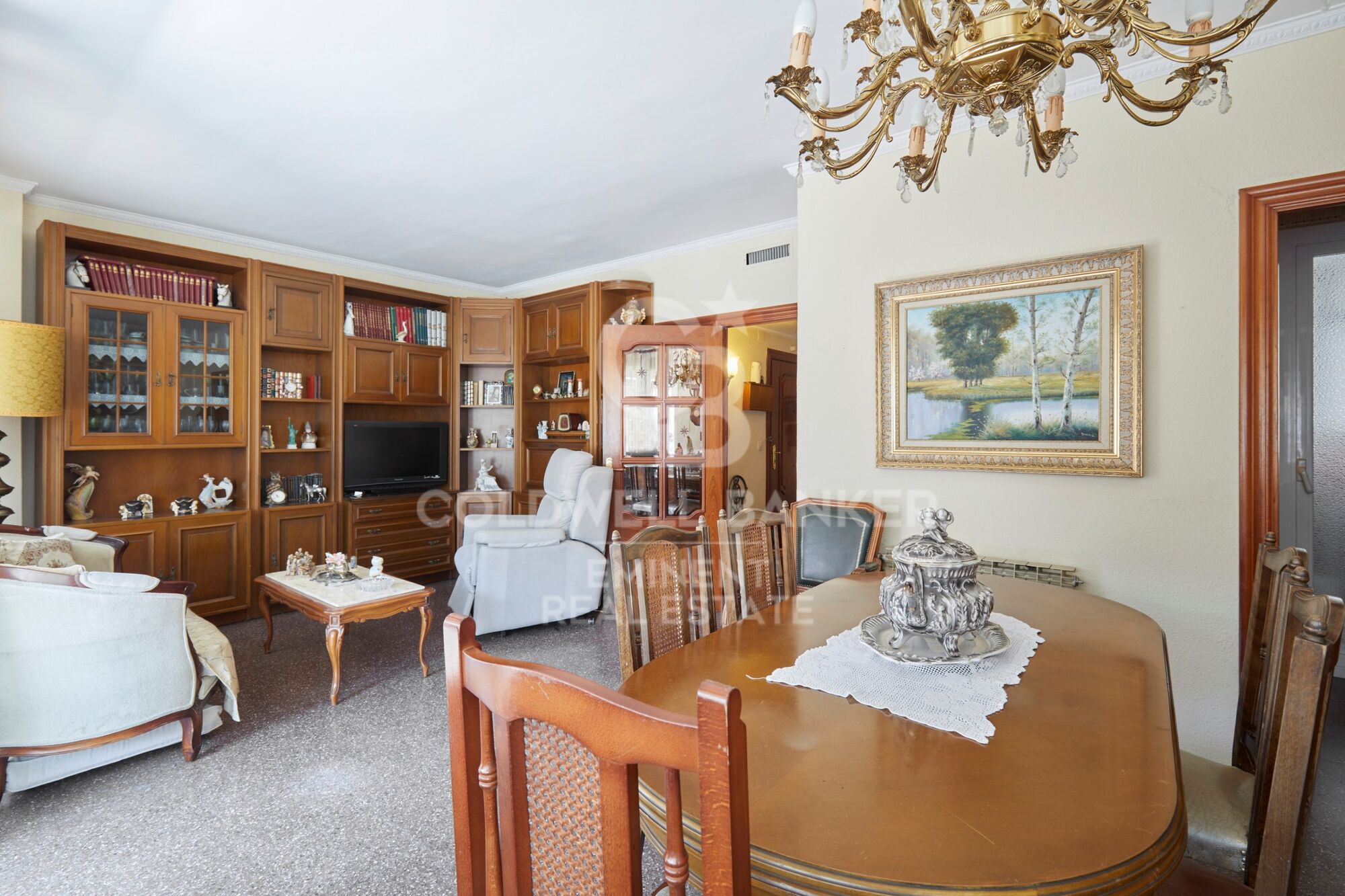 Luminoso piso a reformar en planta alta en Av. Madrid junto a Carles III