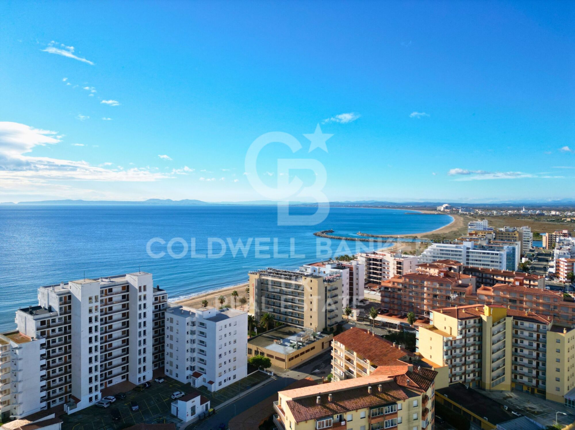 Appartement au dernier étage neuf proche de la plage sur la Costa Brava