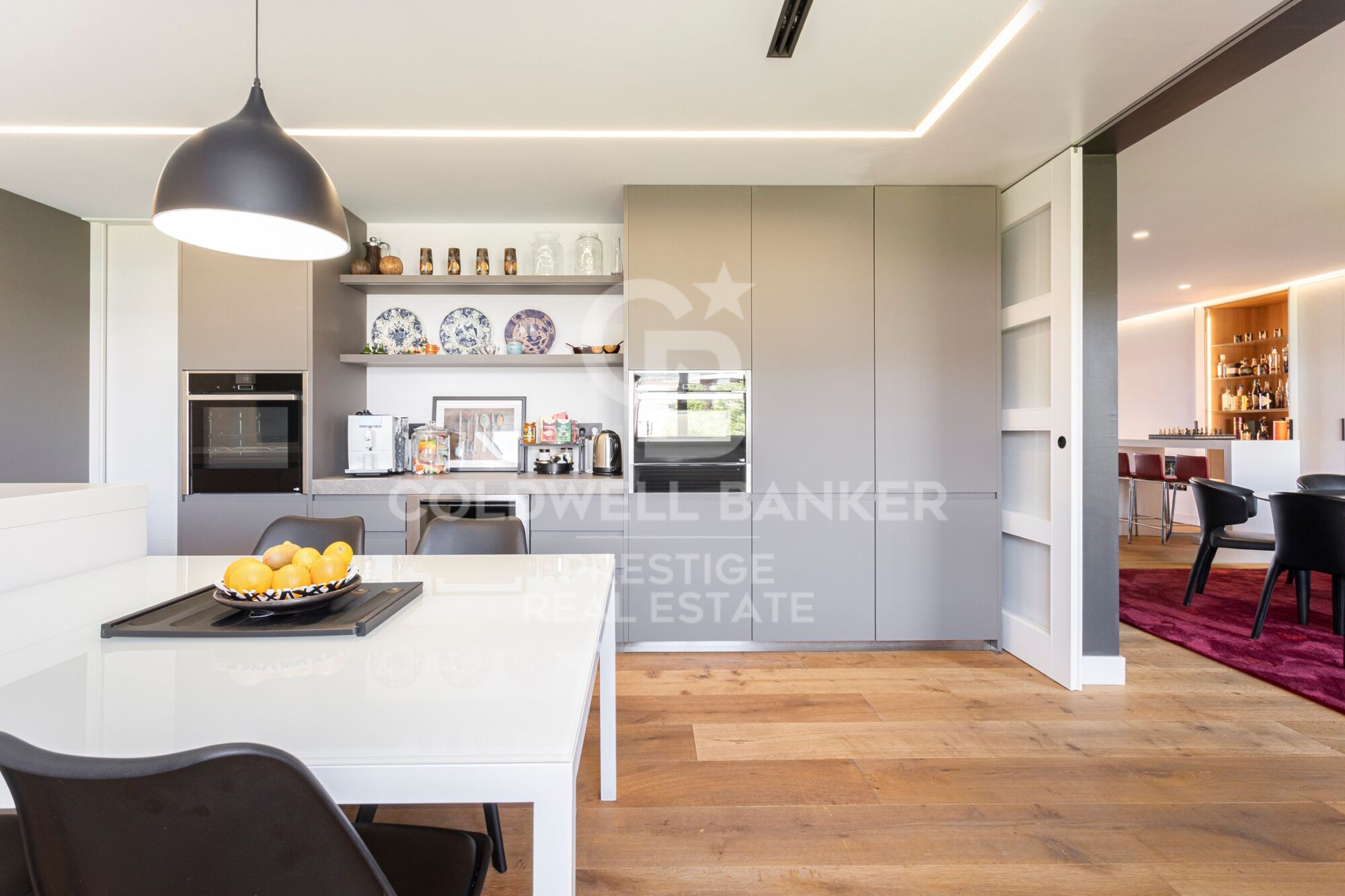 Appartement haut standing à Sant Gervasi - rénové, 3 suites, terrasses et garage triple