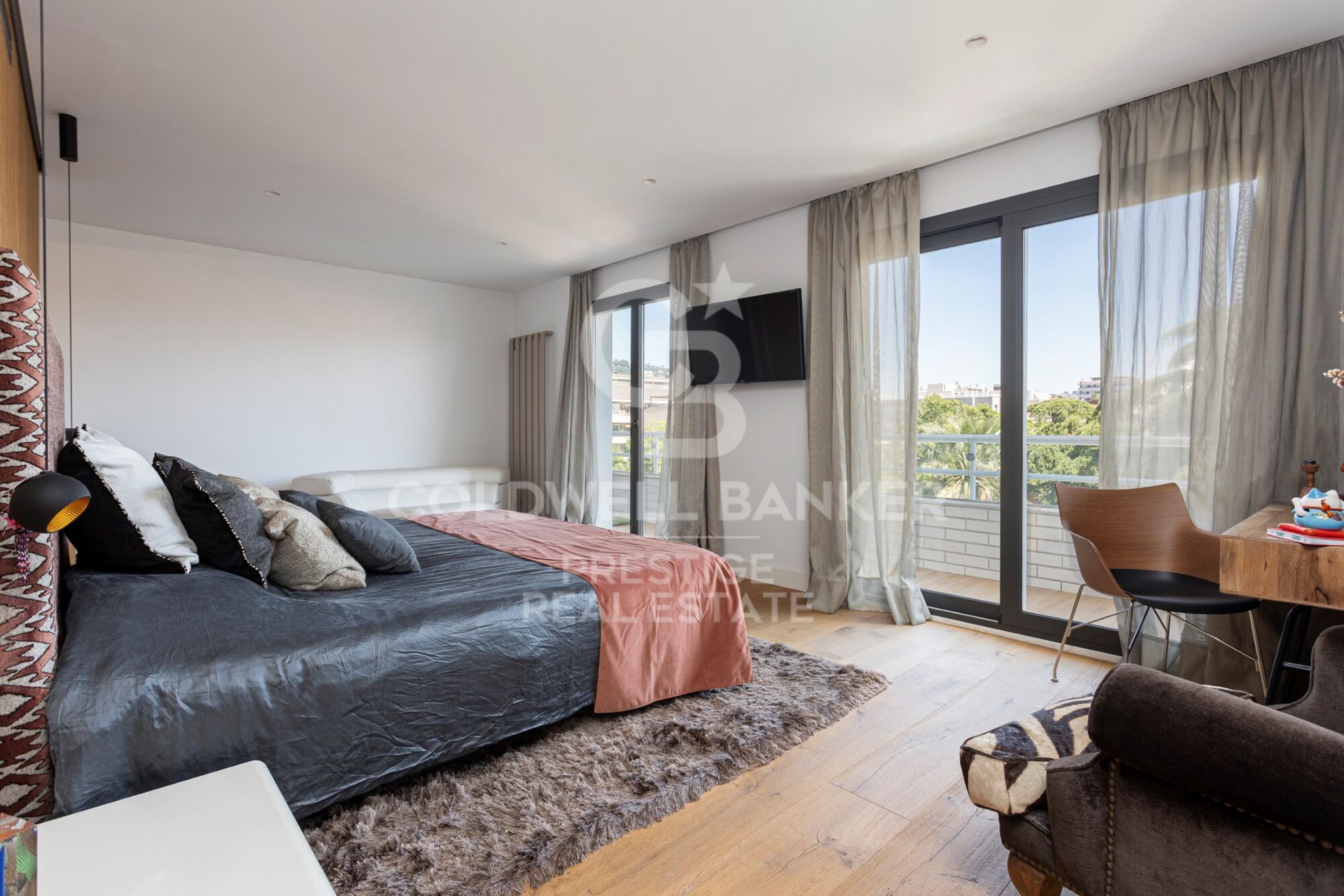 Appartement haut standing à Sant Gervasi - rénové, 3 suites, terrasses et garage triple