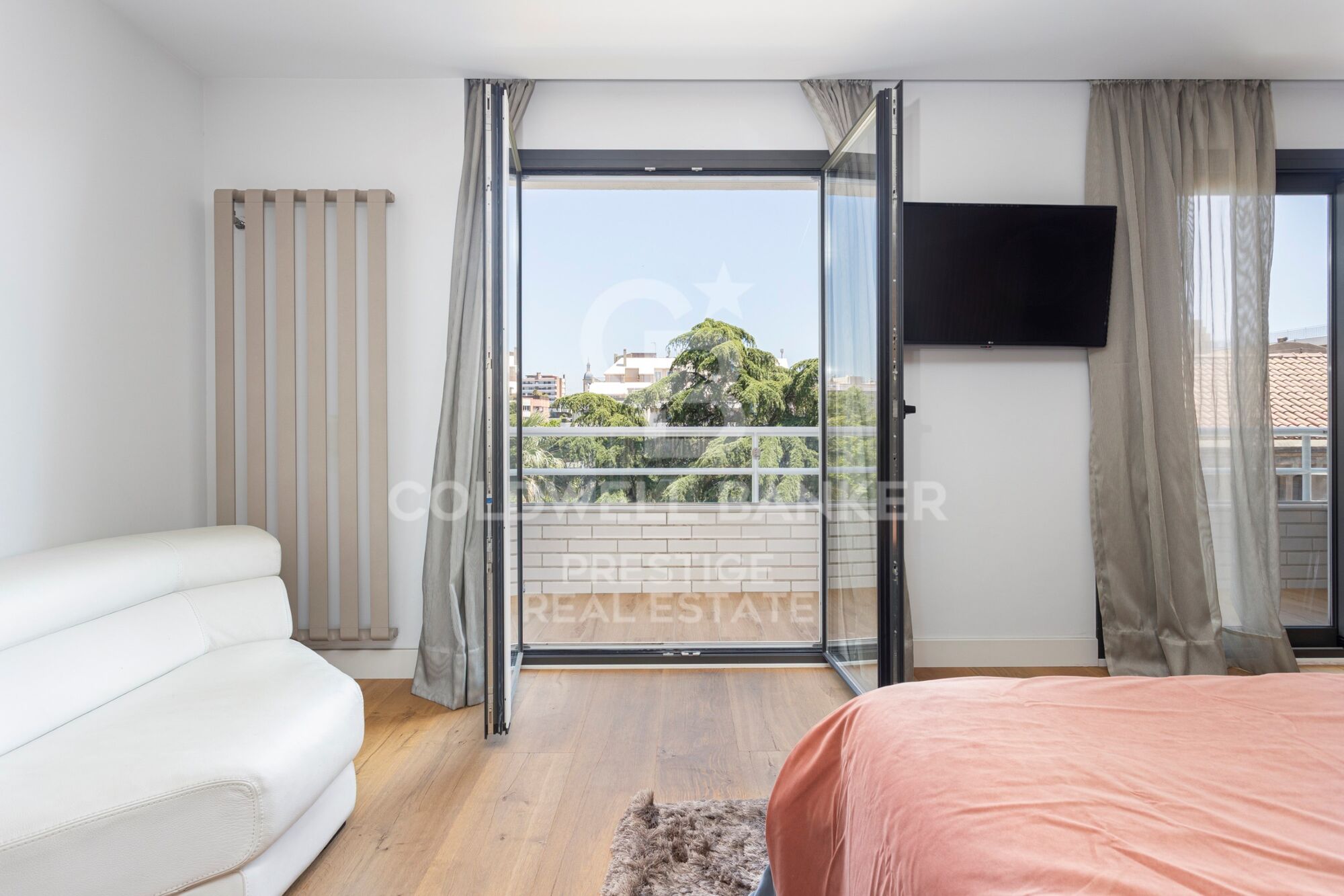Appartement haut standing à Sant Gervasi - rénové, 3 suites, terrasses et garage triple