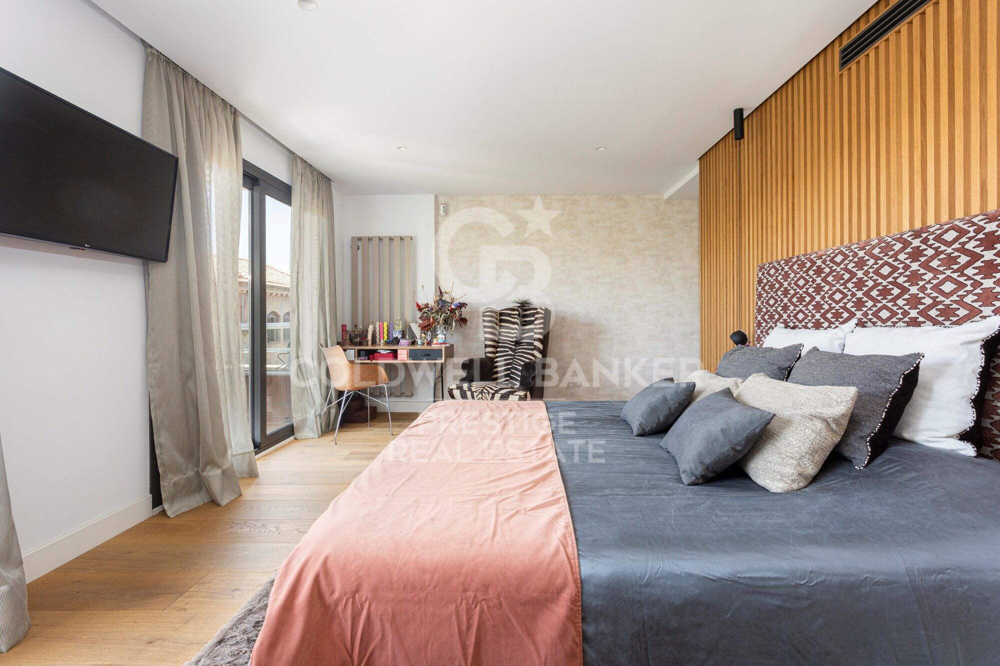 Appartement haut standing à Sant Gervasi - rénové, 3 suites, terrasses et garage triple