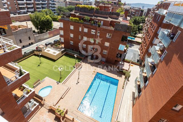 High-end apartment in Sant Gervasi - renovated, 3 suites, terraces and triple garage