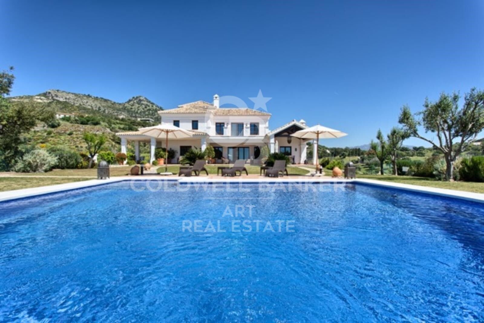 Exclusiva villa de lujo en primera línea de golf en Marbella Club Golf Resort, Benahavís