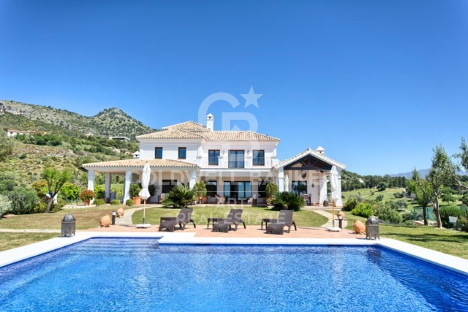 Exclusiva villa de lujo en primera línea de golf en Marbella Club Golf Resort, Benahavís