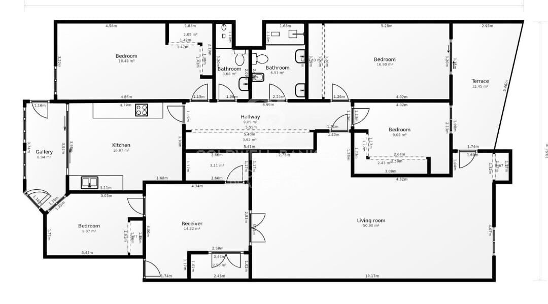 Semi-renovated stately flat of 178m2 with terrace for sale in Sant Francesc
