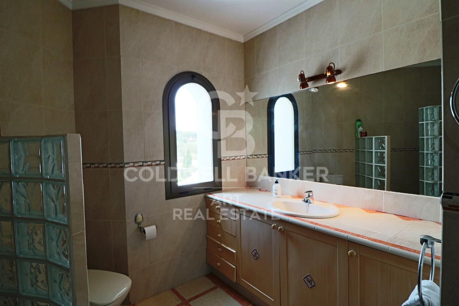 Detached villa with golf views and guest flat in Sotogrande Alto