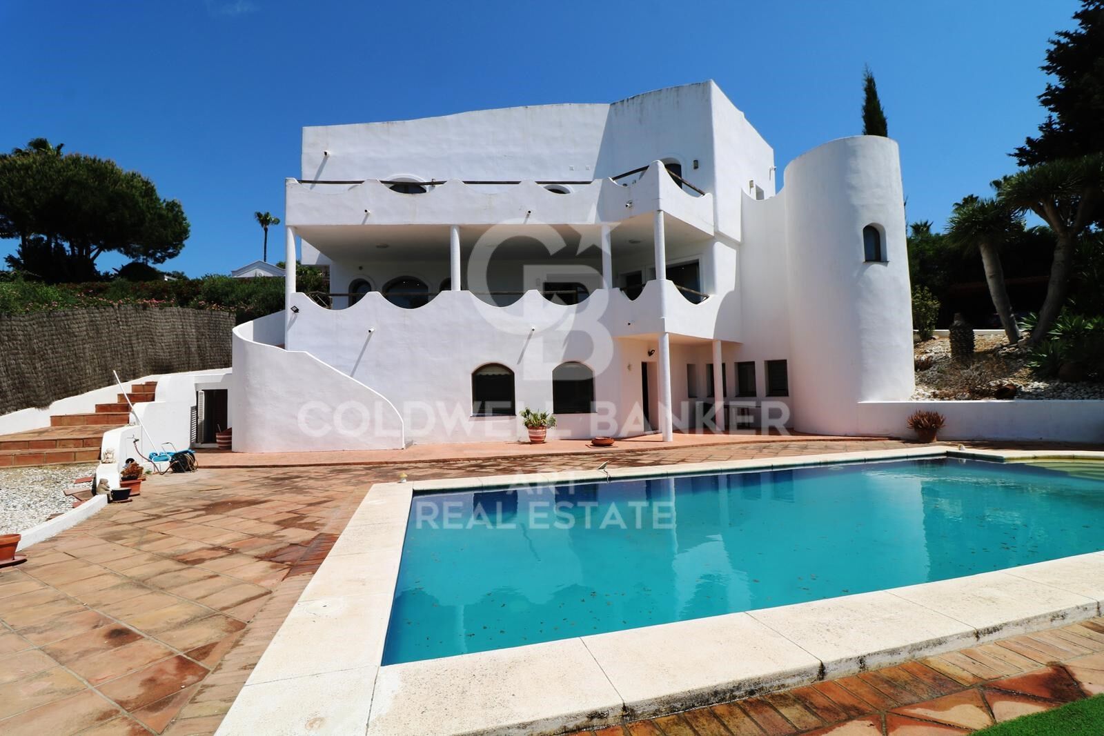 Freistehende Villa mit Golfblick und Gästeapartment in Sotogrande Alto