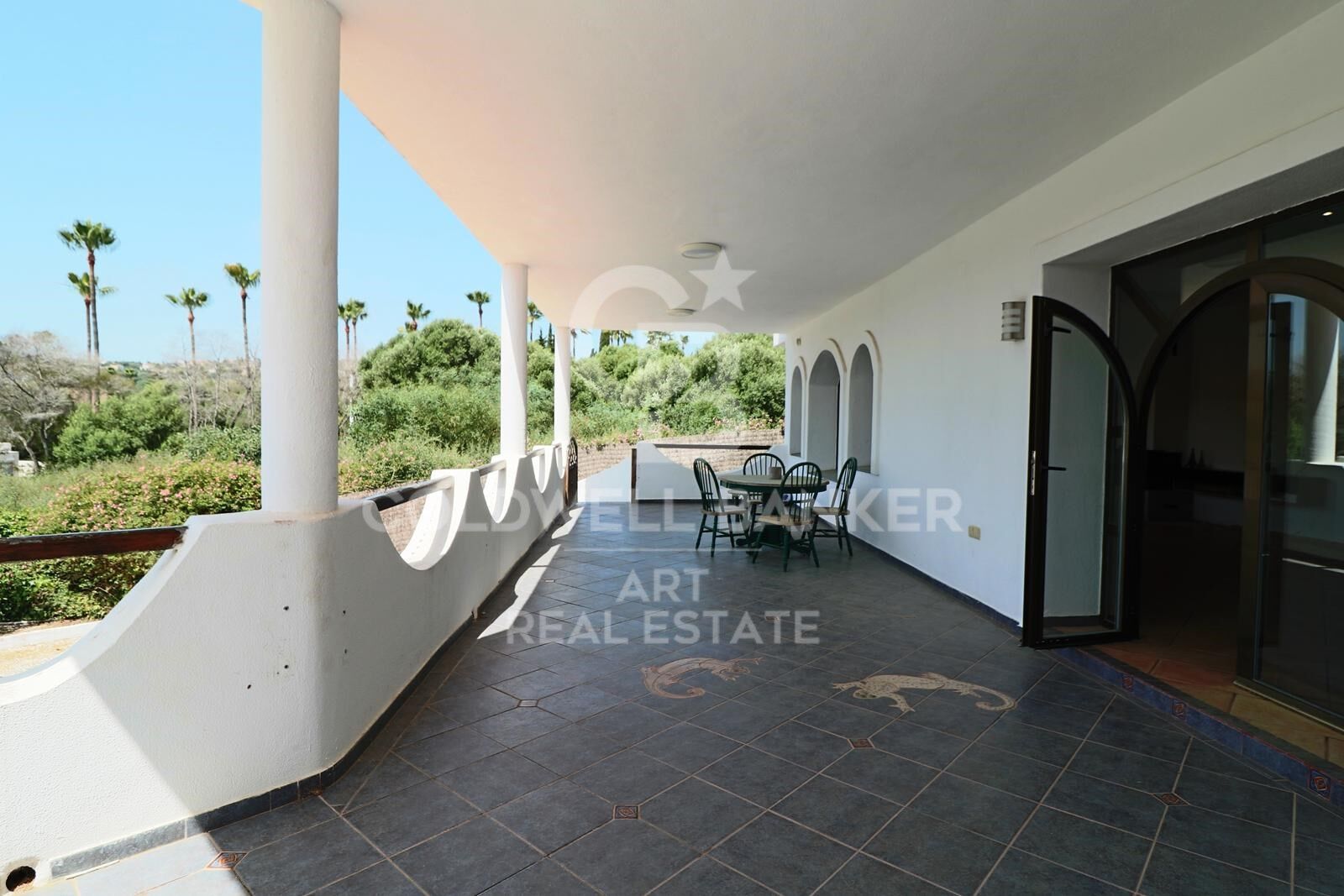 Villa individuelle avec vue sur le golf et appartement d'hôtes à Sotogrande Alto