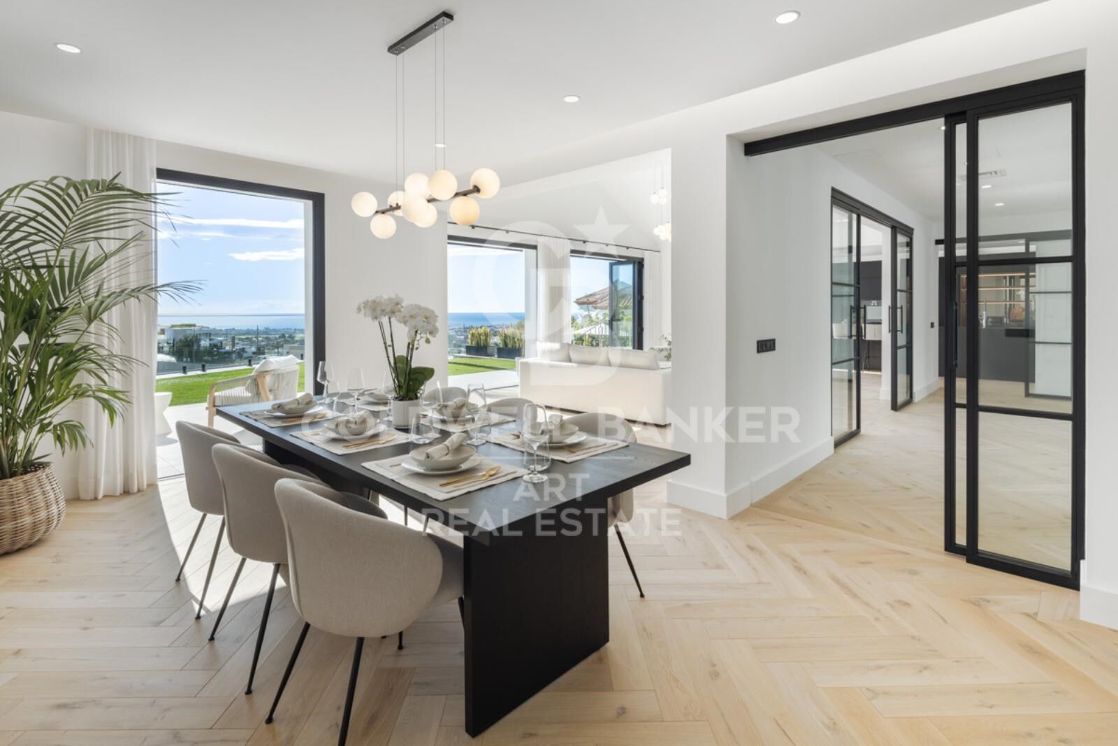 Villa moderna y elegante con impresionantes vistas al Mediterráneo, Benahavís, Marbella