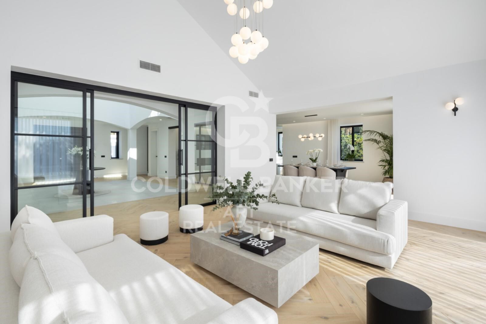 Villa moderna y elegante con impresionantes vistas al Mediterráneo, Benahavís, Marbella