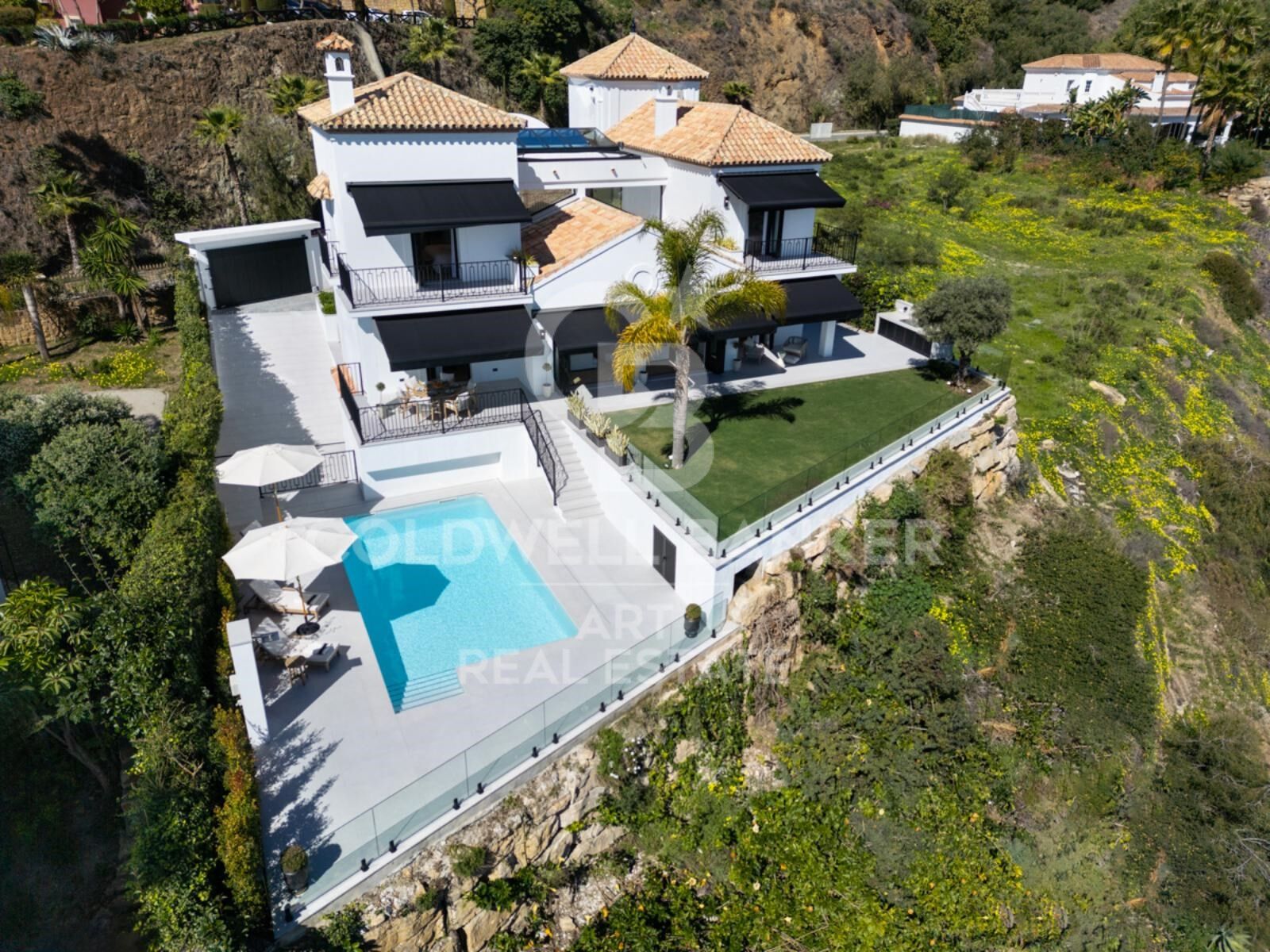 Elegant modern villa with breathtaking Mediterranean views in Benahavís, Marbella