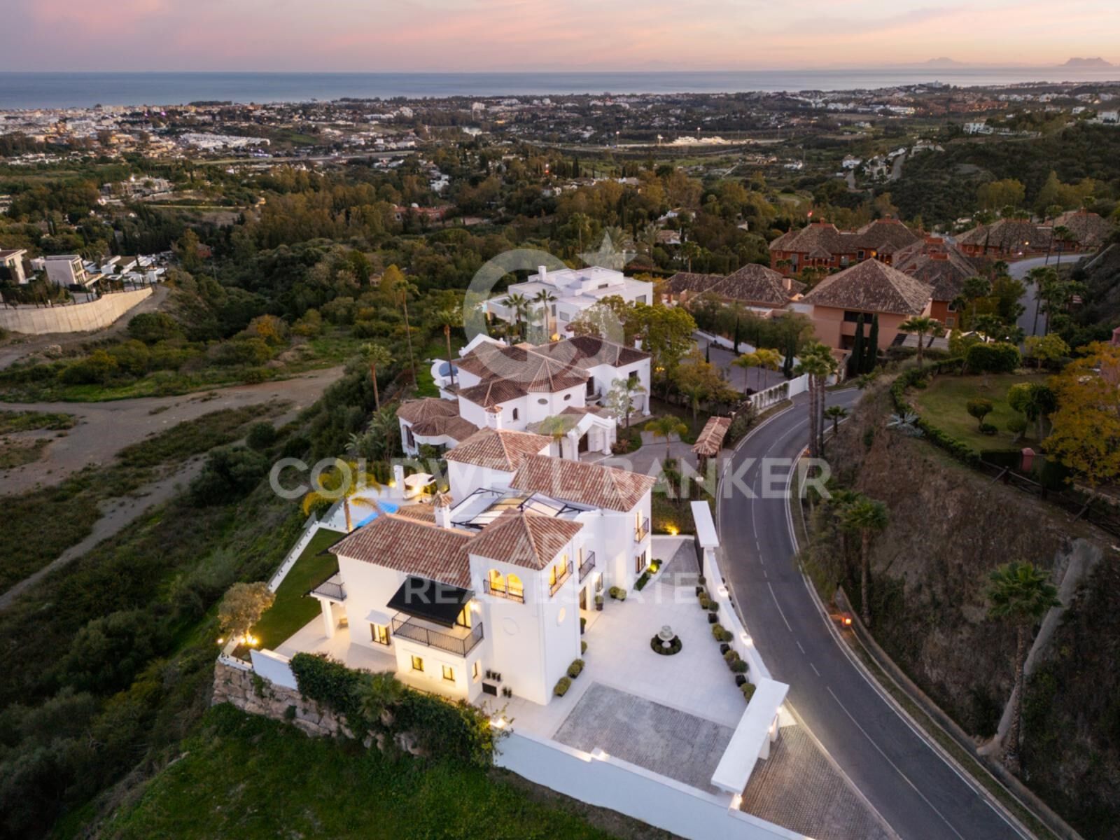 Elegant modern villa with breathtaking Mediterranean views in Benahavís, Marbella