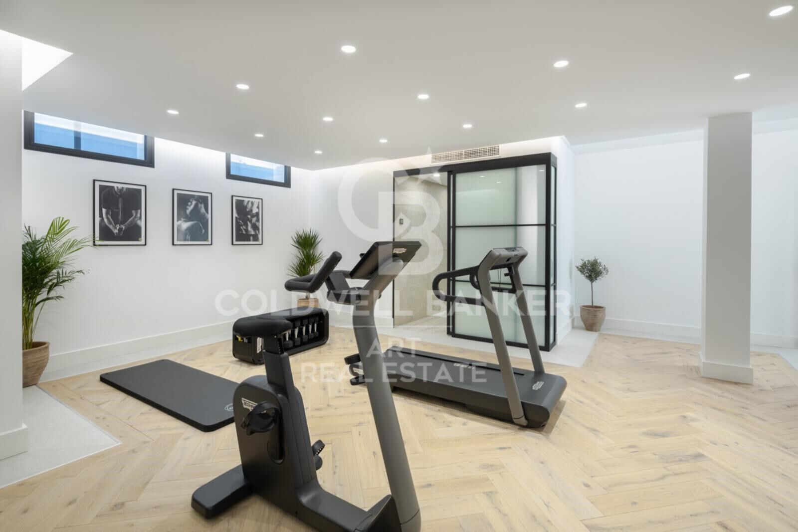 Elegant modern villa with breathtaking Mediterranean views in Benahavís, Marbella