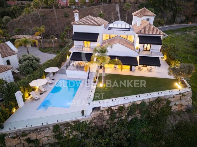 Elegant modern villa with breathtaking Mediterranean views in Benahavís, Marbella
