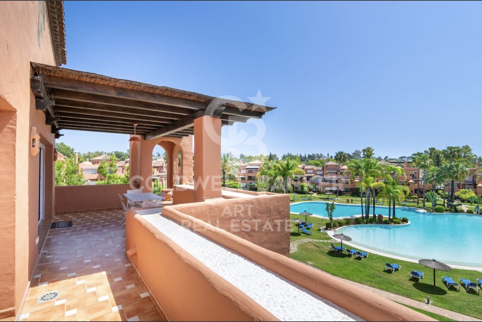Elegant and spacious penthouse in Alhambra del Golf, Guadalmina Baja