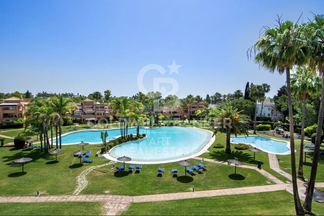 Elegantes und großzügiges Penthouse in Alhambra del Golf, Guadalmina Baja