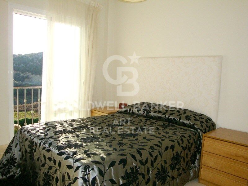 Exclusive penthouse with large terrace and spectacular views in Majestic Gardens, Casares