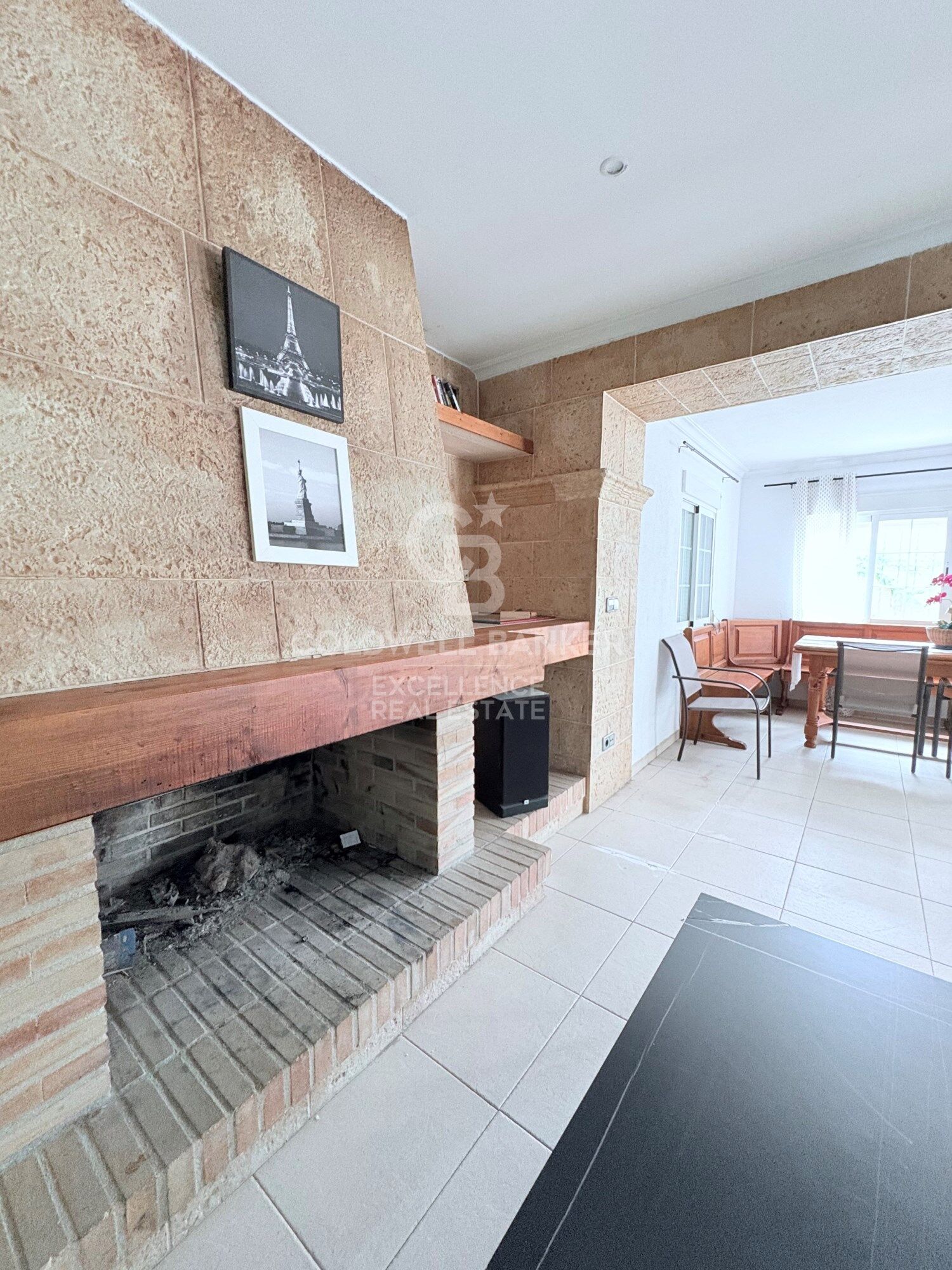 Charming Country Estate with 8,000 m² Plot, Swimming Pool and Three Independent Houses