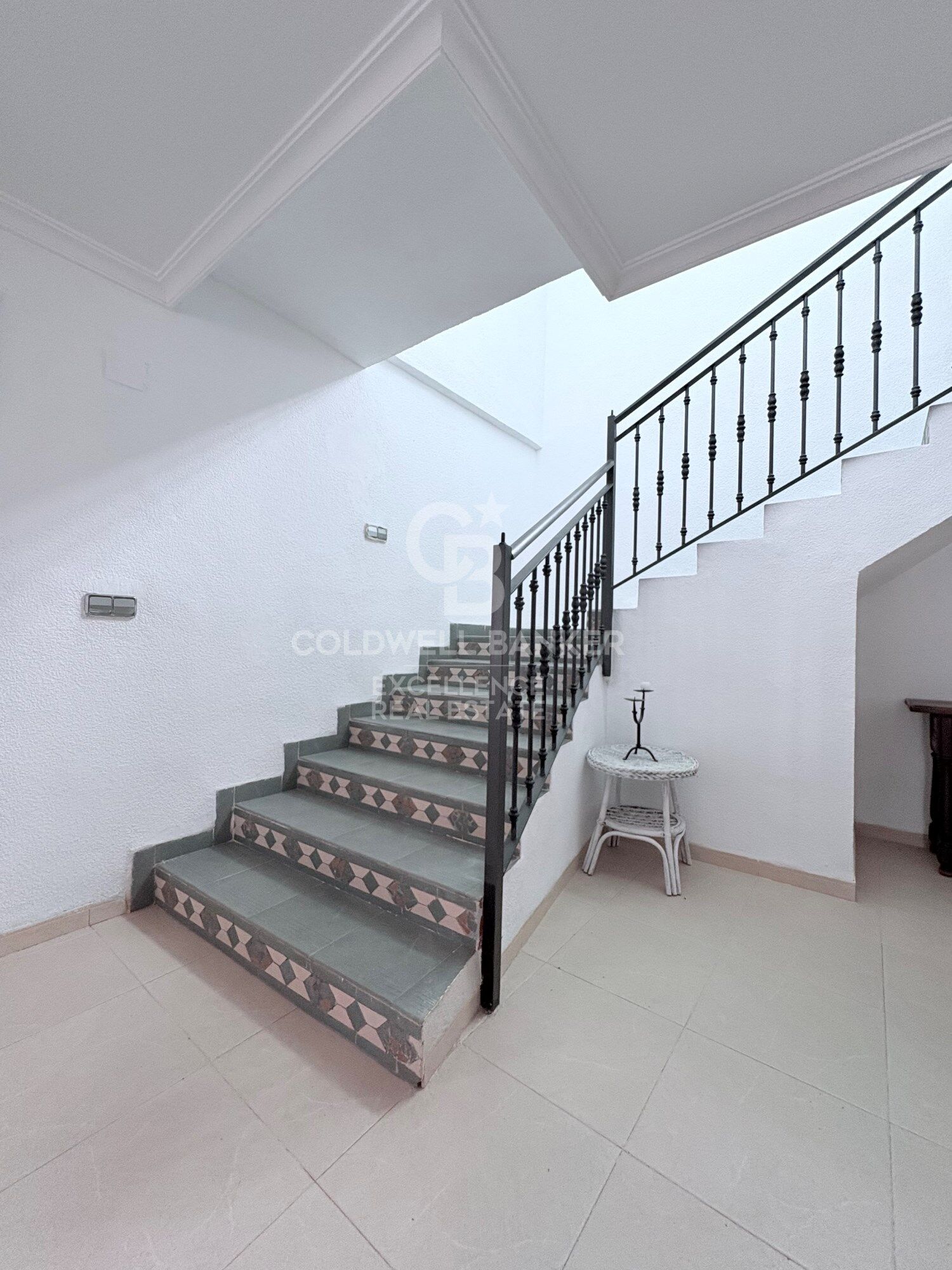 Charming Country Estate with 8,000 m² Plot, Swimming Pool and Three Independent Houses