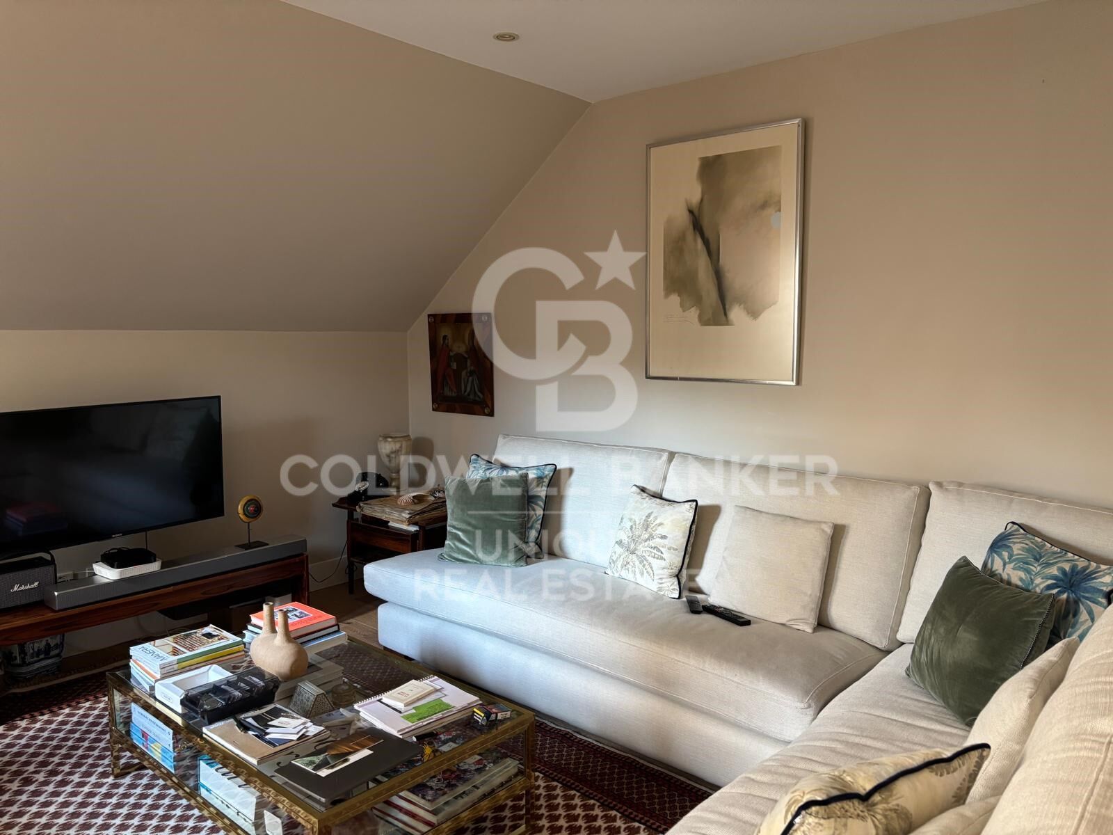 Penthouse with terrace with 2 bedrooms in El Viso tastefully renovated