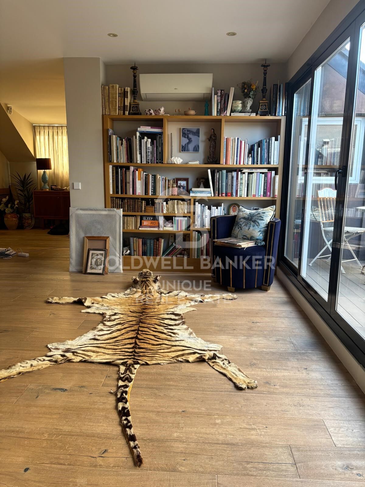 Penthouse with terrace with 2 bedrooms in El Viso tastefully renovated