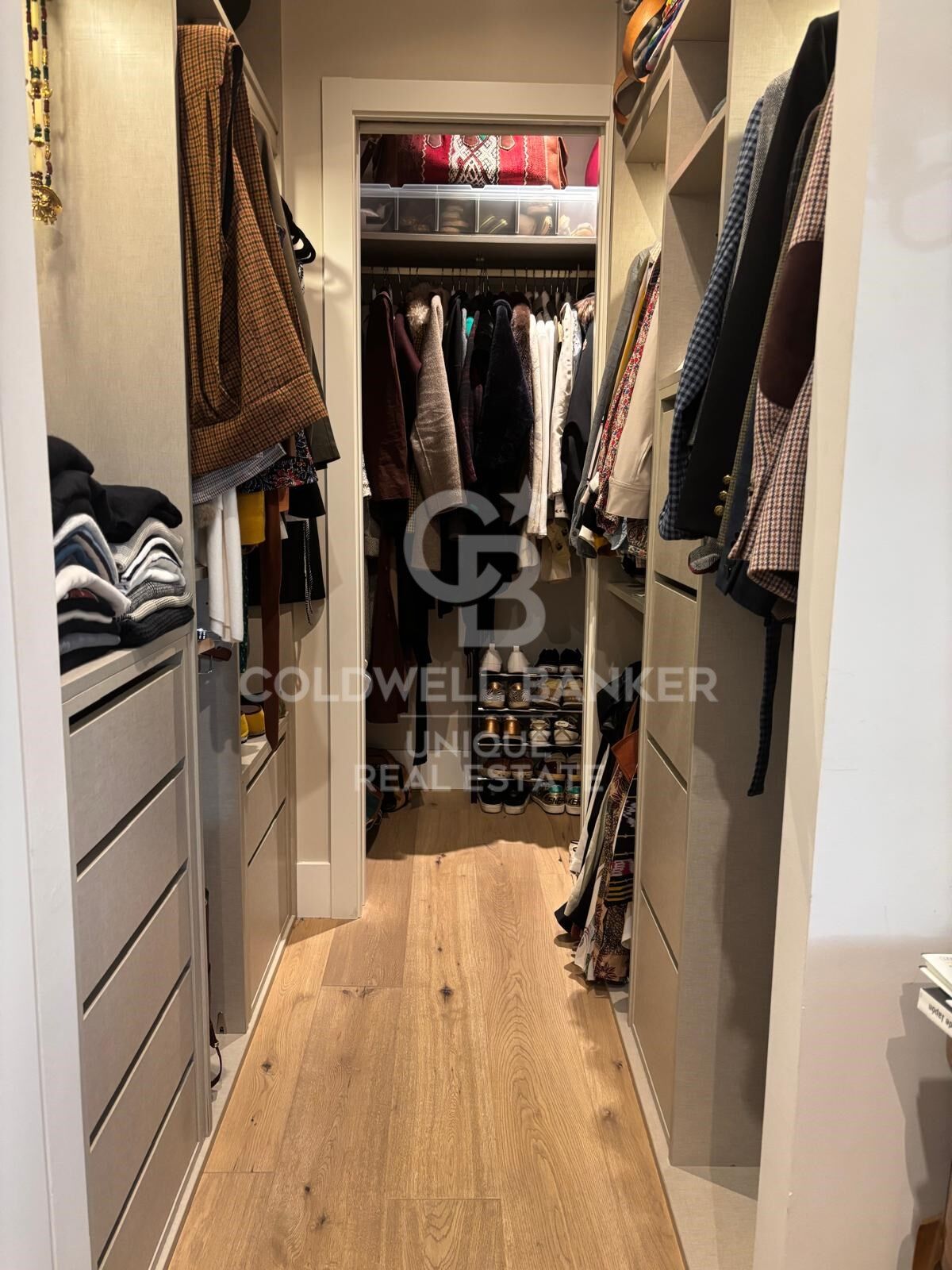 Penthouse with terrace with 2 bedrooms in El Viso tastefully renovated