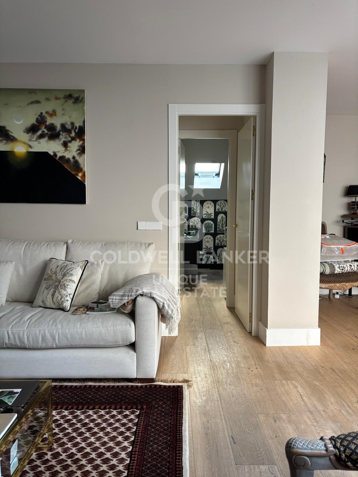 Penthouse with terrace with 2 bedrooms in El Viso tastefully renovated