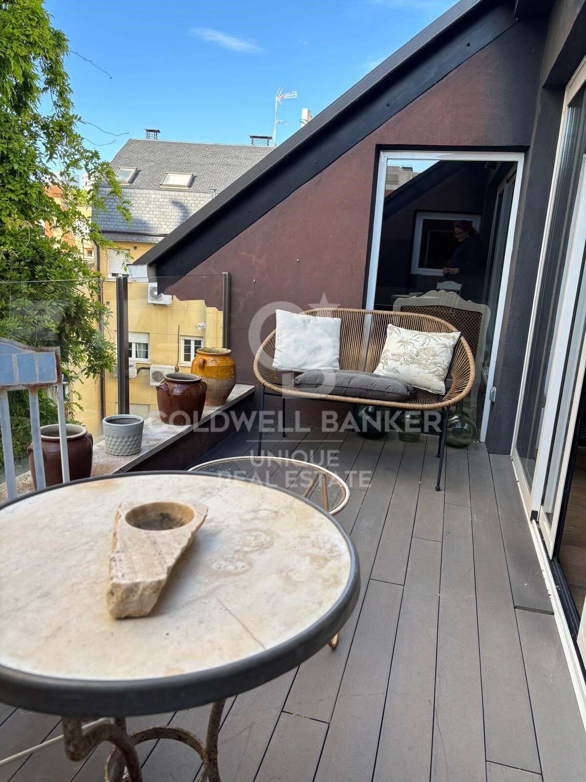 Ático con terraza de 2 habitaciones en El Viso reformado con mucho gusto