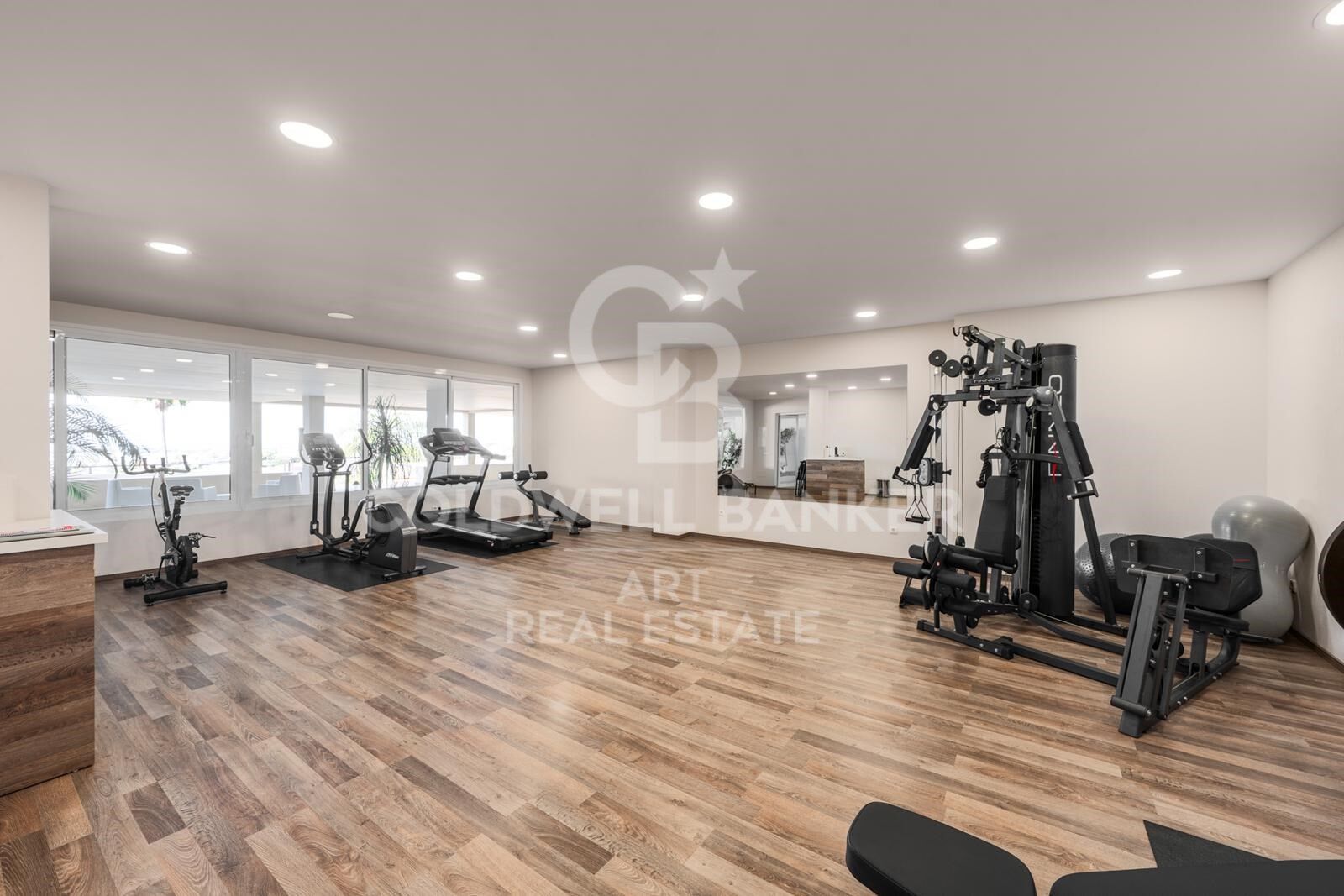 Penthouse duplex avec piscine privée et vues panoramiques à Los Arrayanes, Nueva Andalucía