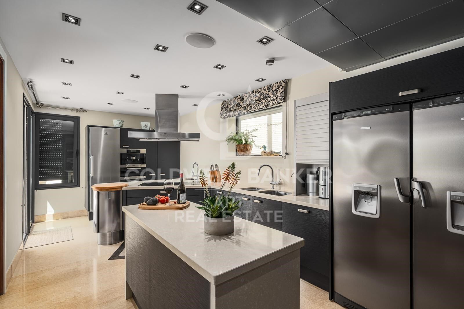 Penthouse duplex avec piscine privée et vues panoramiques à Los Arrayanes, Nueva Andalucía