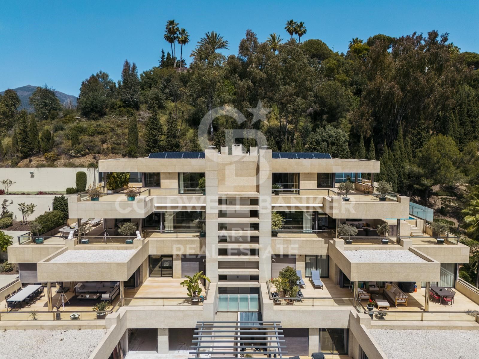 Duplex penthouse with private pool and panoramic views in Los Arrayanes, Nueva Andalucía