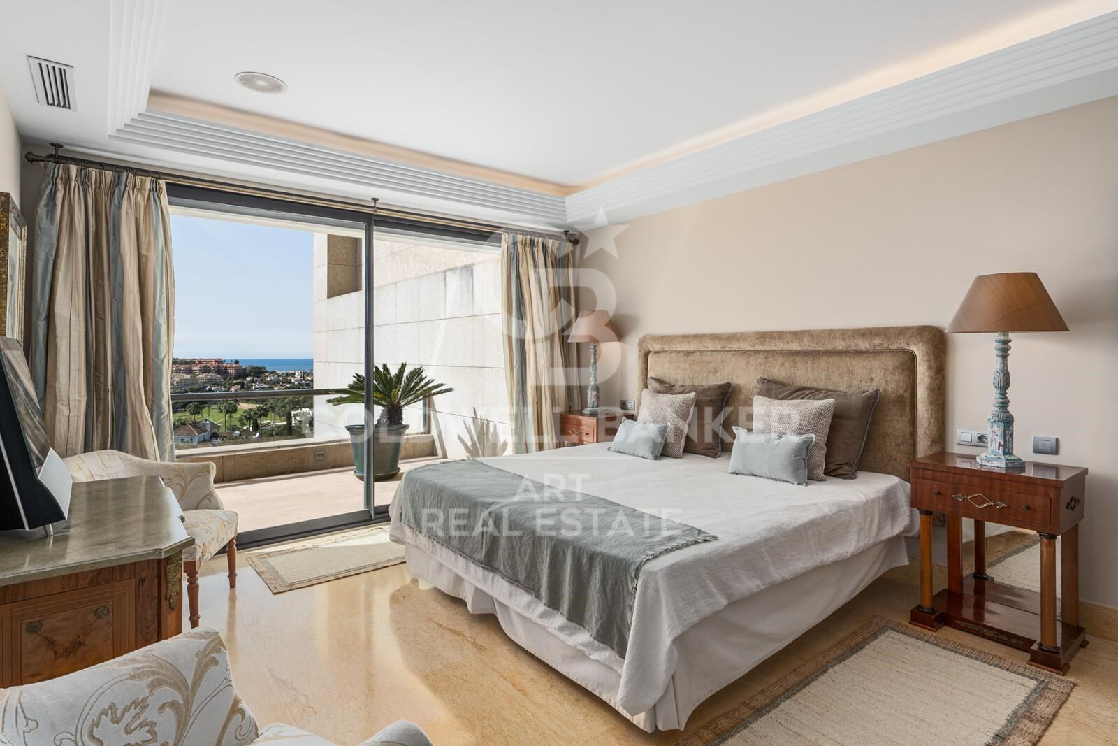 Duplex-Penthouse mit privatem Pool und Panoramablick in Los Arrayanes, Nueva Andalucía