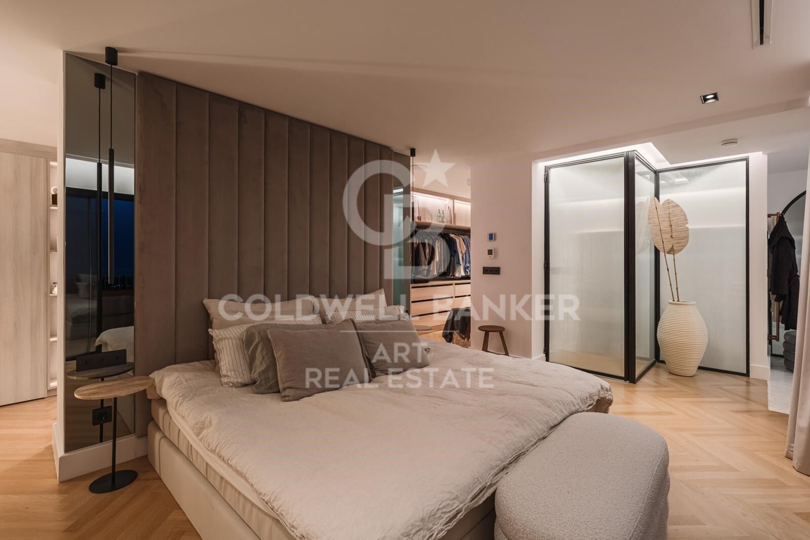 Luxury duplex penthouse with panoramic views in Torre Halcones, Benahavis